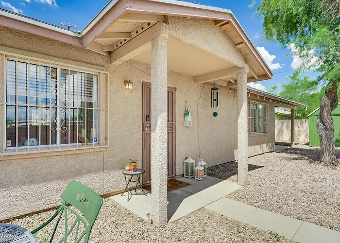 Holiday home Retreat W/ Fire Pit: 4 Mi To Downtown!