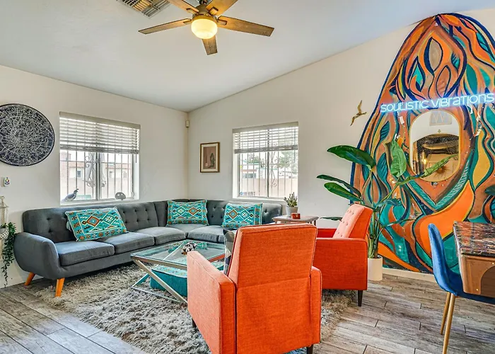 Holiday home Retreat W/ Fire Pit: 4 Mi To Downtown!